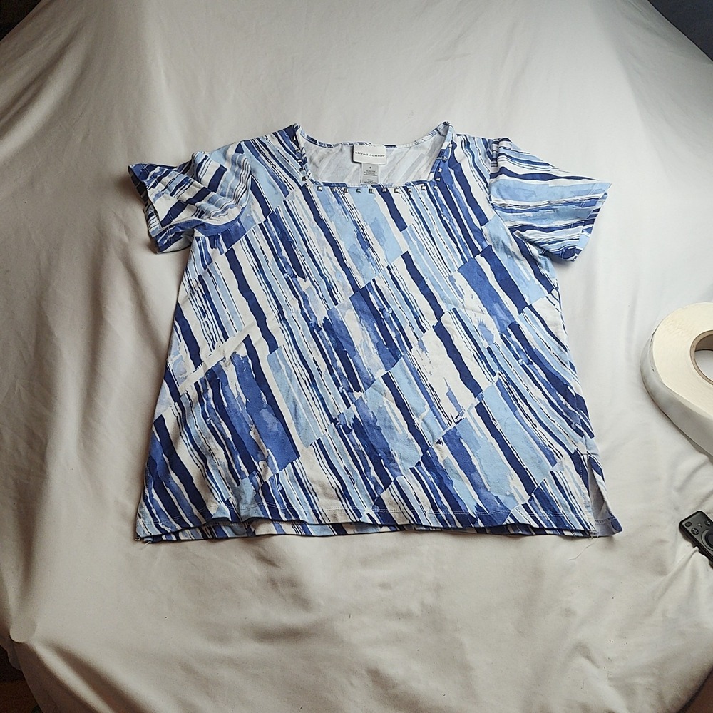 Alfred Dunner Short Sleeve Top Studded Neckline Blue White Women's Size Small